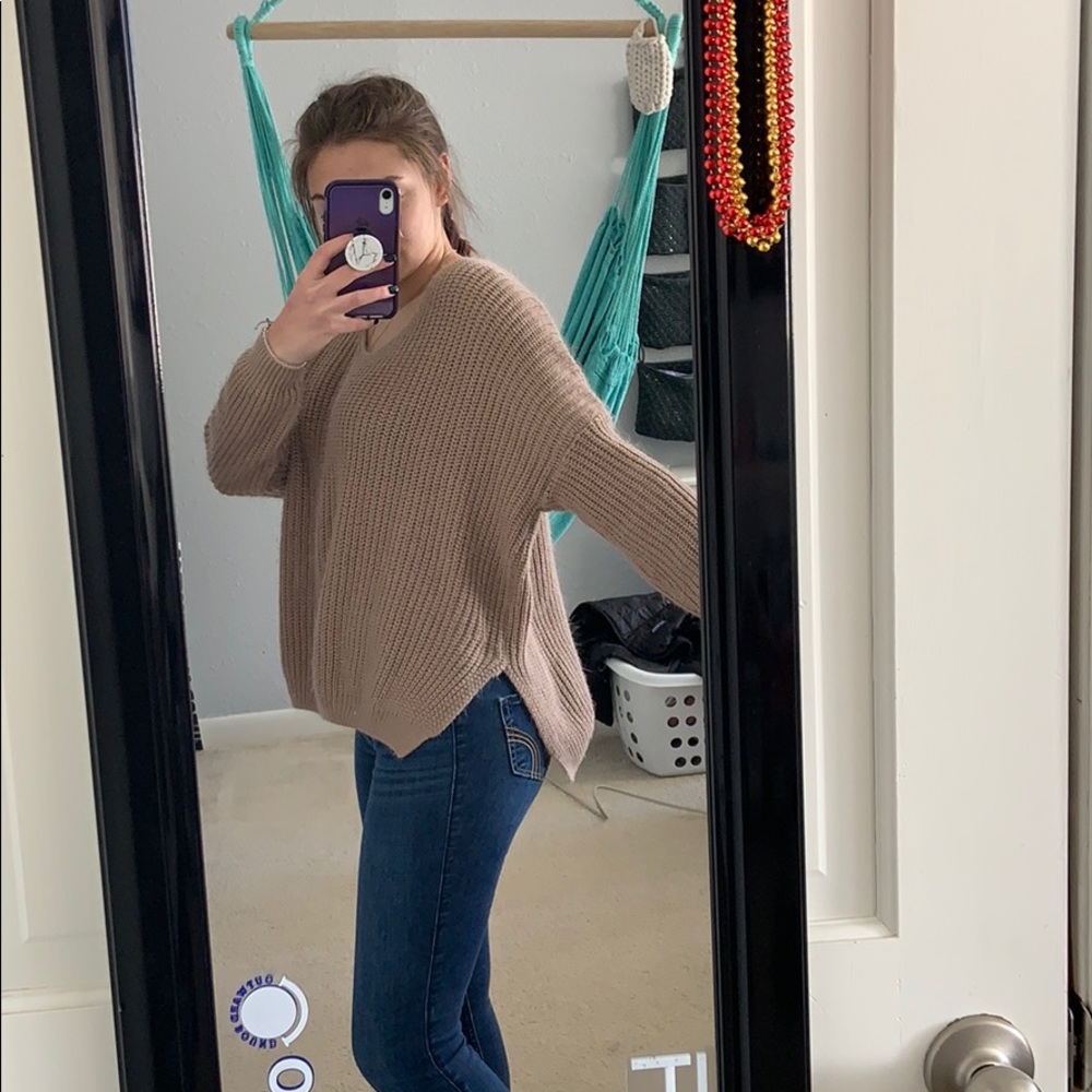 Beige sweater - Picture 3 of 3